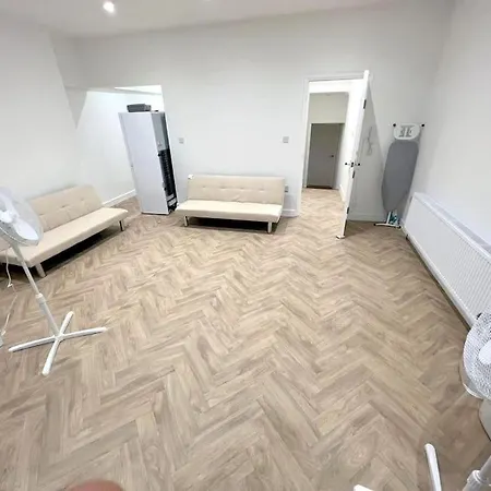 Appartement Ground Flr 3-Bed Flat Near Norbury Station
